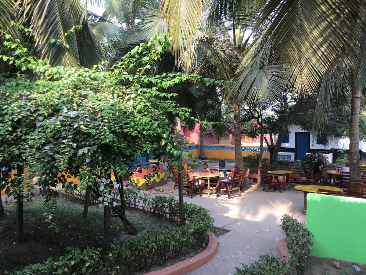 Big Milly'S Backyard Hotel Kokrobite Ngoại thất bức ảnh