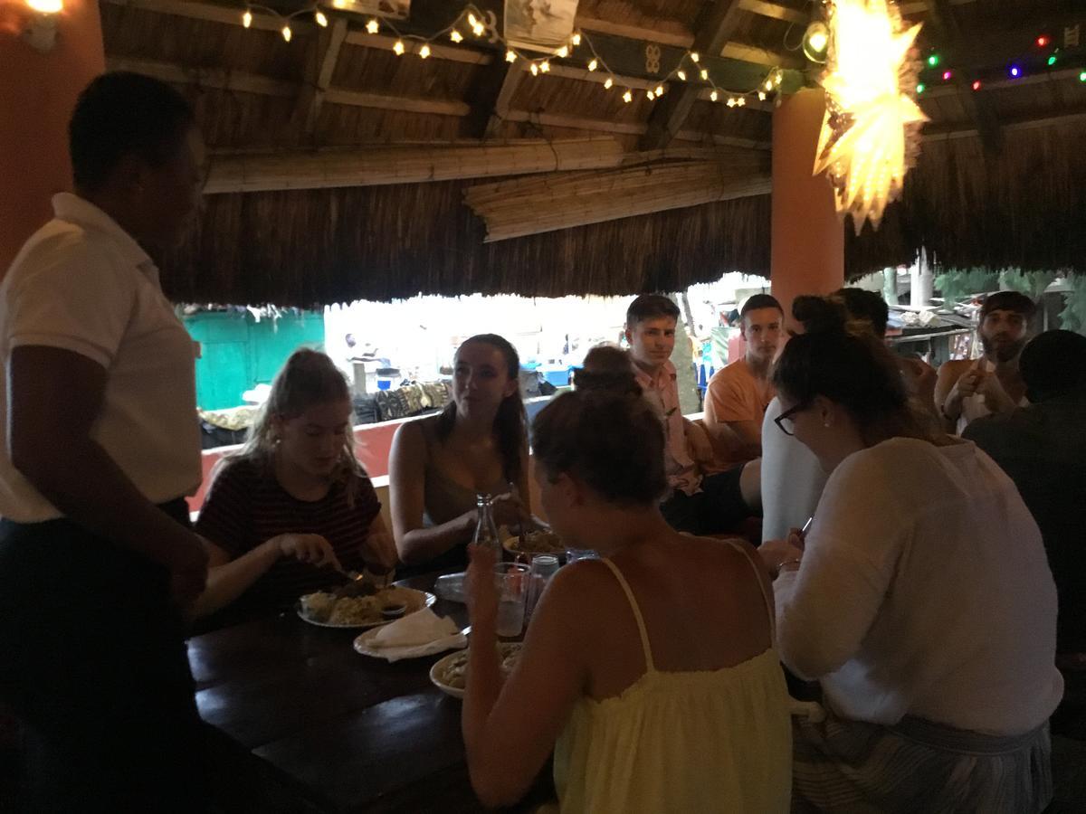 Big Milly'S Backyard Hotel Kokrobite Ngoại thất bức ảnh