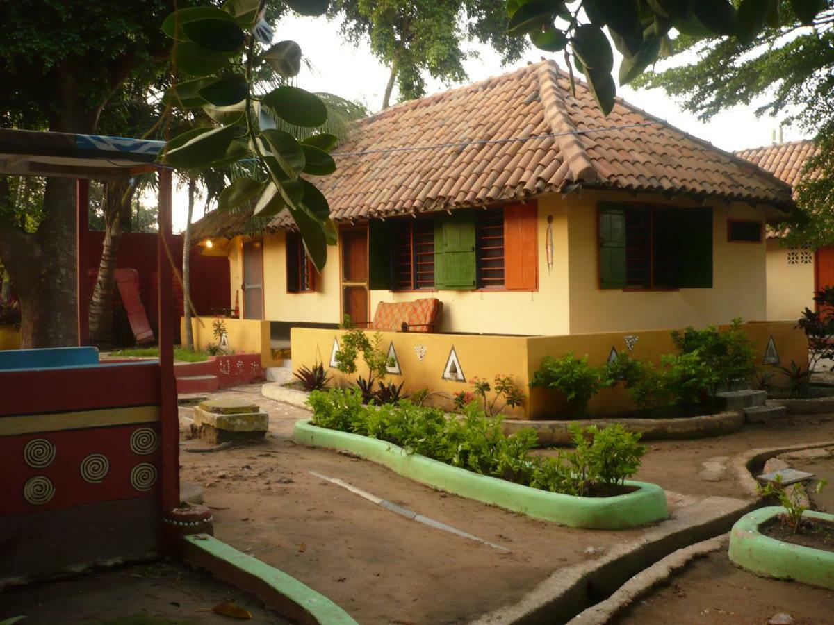 Big Milly'S Backyard Hotel Kokrobite Ngoại thất bức ảnh
